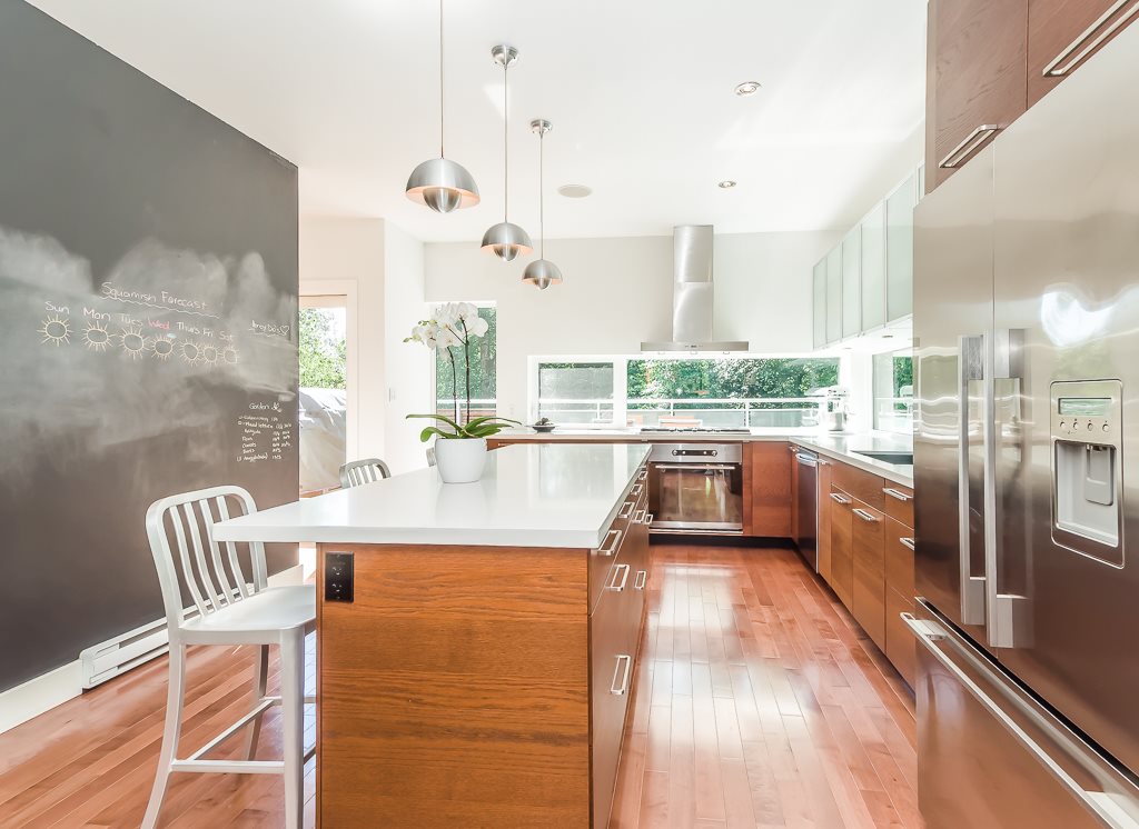 Awesome real estate listing photos - 63-40137 government road