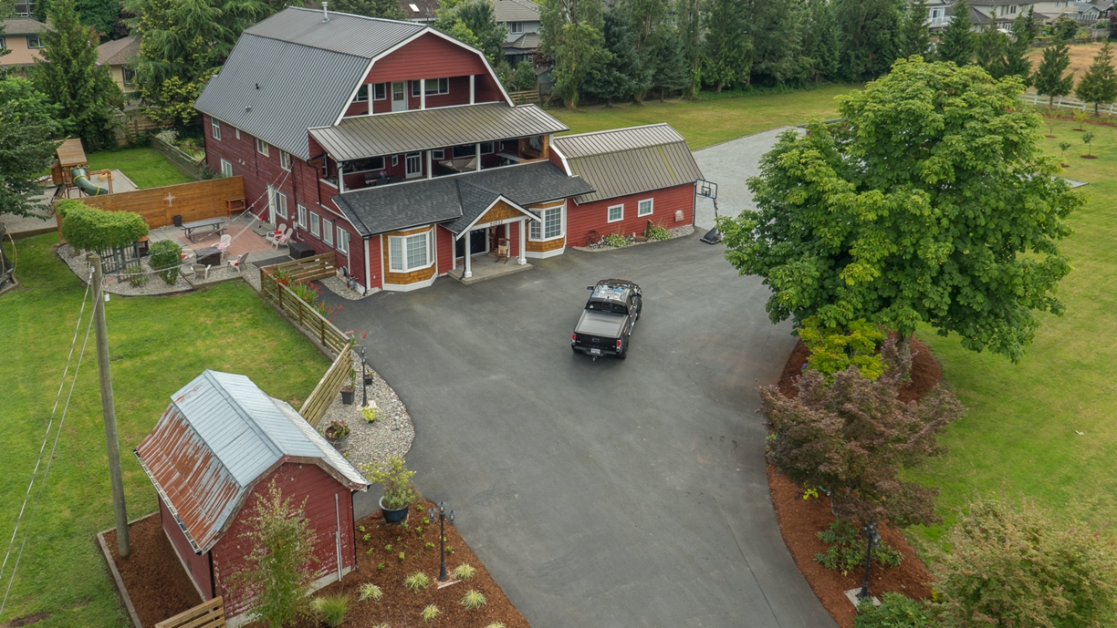 Awesome real estate listing photos - 20232 Powell ave